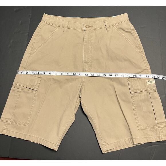 Mens Wrangler Cargo Shorts Relaxed Fit Knee Length Khaki Size 32 Reg 9.5 Inseam - Picture 8 of 11